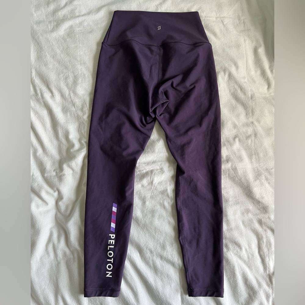 Like new Peloton 7/8 Leggings size small